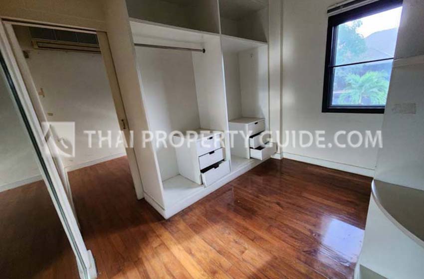 House with Shared Pool in Nichada Thani 